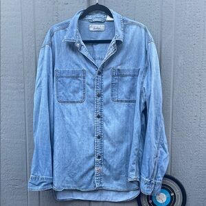 Vintage Levi's Men’s Classic Blue Denim Shirt Size: 2XL